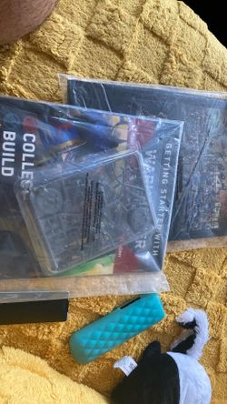Warhammer 40K Getting Started Books and Miniatures 2x