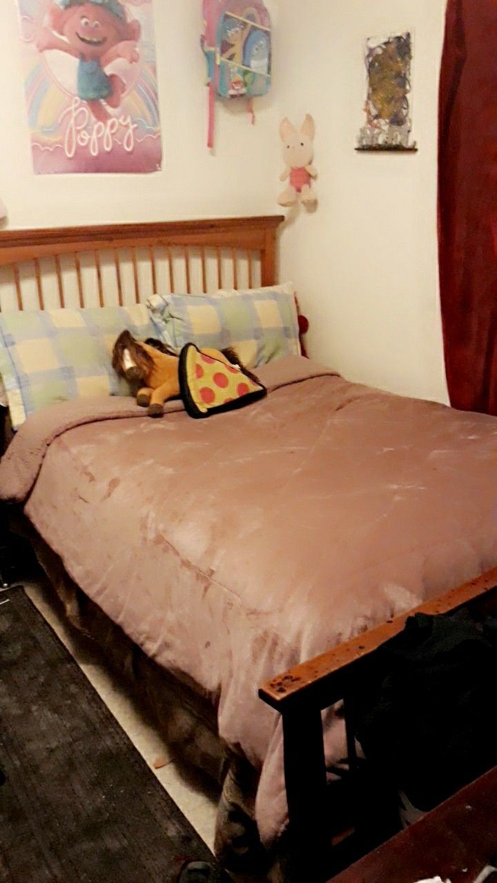 Full Size Bedroom Suit