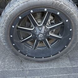 Fuel Rims 22 Comes With Good 33x12.50