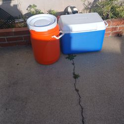 2 ice chests