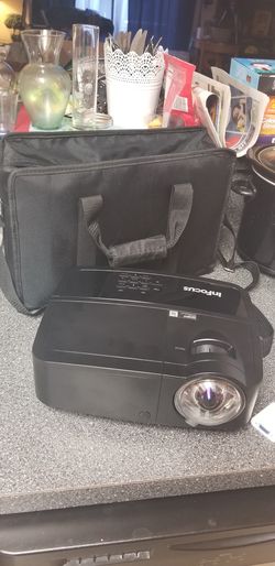 InFocus IN120STa Series projector