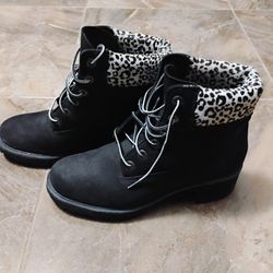 Women's Kinsley Safari Leopard 6 Inch Waterproof Boots Size 9.5