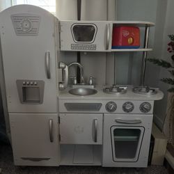 Play Kitchen 