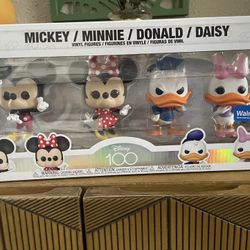 Mickey Minnie Donald Daisy Funko