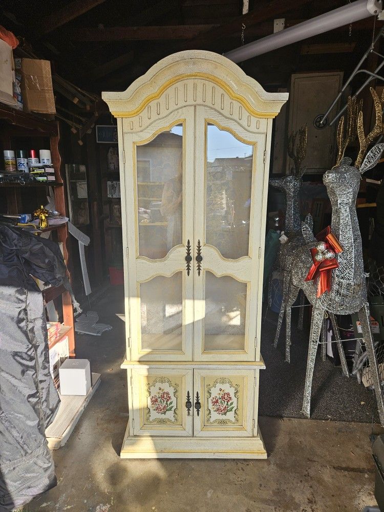 Beautiful Vintage Curio Cabinet