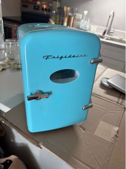 Mini fridge
