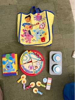 Melissa and Doug wood cake set