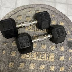 20lbs each + 10 lbs each GREAT CONDITION 50$