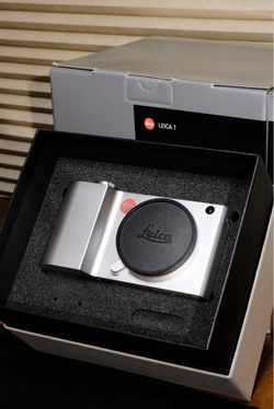 Leica T(Typ 701) Complete Body & Accessories