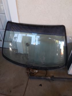 96-2000 Honda Civic Windshield Oem