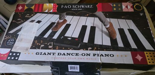 FAO Schwarz Giant Dance-On Piano