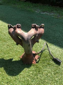 Nissan Sentra 2006 Cast Iron Exhaust Manifold with O2 Sensor