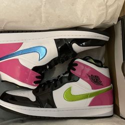 Jordan 1 Mid White Black Cyber