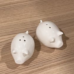 Mini Pig salt and pepper shakers