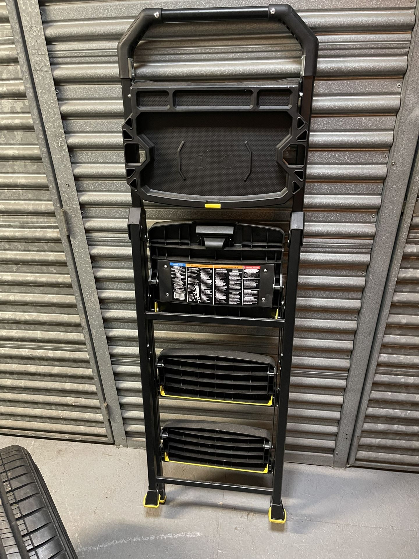 Gorilla Ladder 3 Step Pro 300lbs Capacity