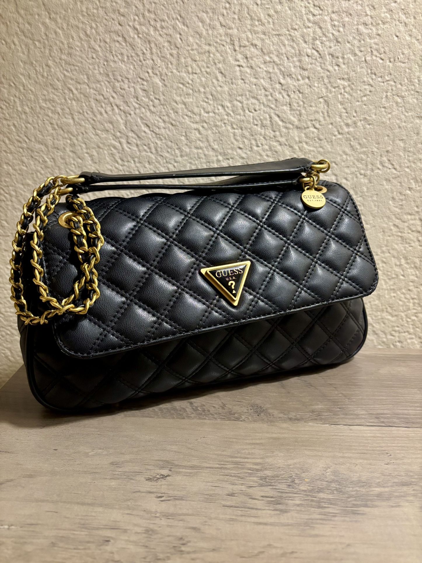GUESS Quilted Black Shoulder Bag β Elegant & Stylish