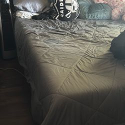 Queen, Metal Bed Frame