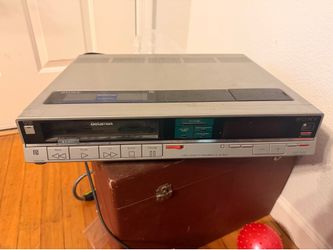 Sony Betamax Vintage SL-20 video cassette recorder