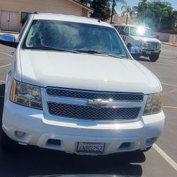2010 Chevy Tahoe LS. FLEXFUEL. 