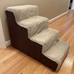 4-Step Tan/Brown Pet Stairs (20” Height)