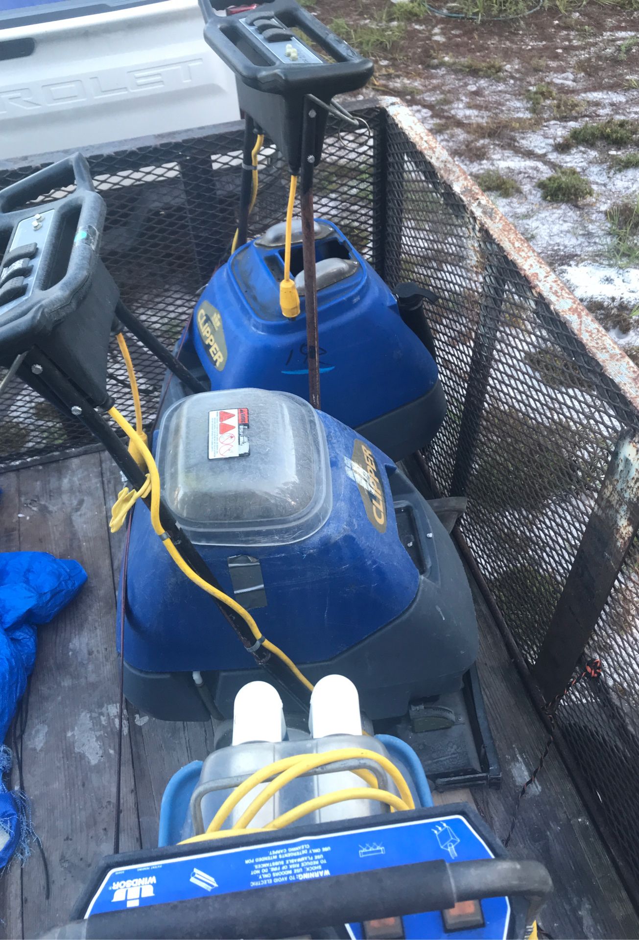 5 Windsor and ambassador floor scrubbers