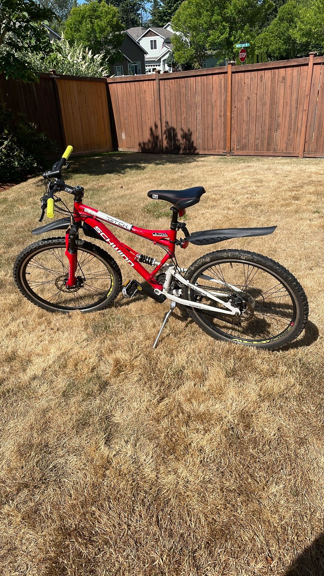 Bicycle Schwinn 3.0 Mountain Bike