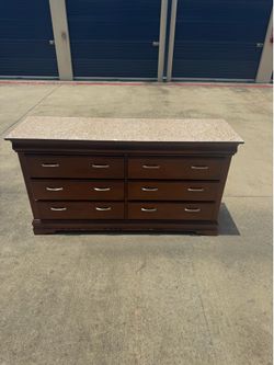 Dresser