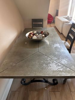 Atinque rustic  iron base table  set