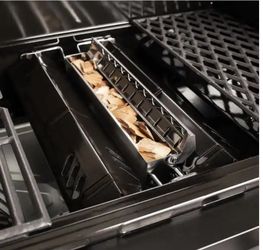 Dyna-Glo 3-Burner Propane Gas Grill In Matte Black for Sale in South Gate,  CA - OfferUp