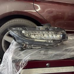 2017 Honda Civic Type R Headlight Passenger Side 