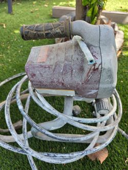 Paint sprayer machine