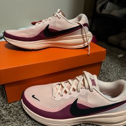 Women Nike Shoes Size 10