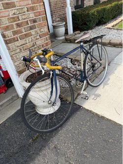 FUJI SPORT BIKE IN PERFECT CONDITION