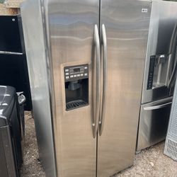 GE REFRIGERATOR 