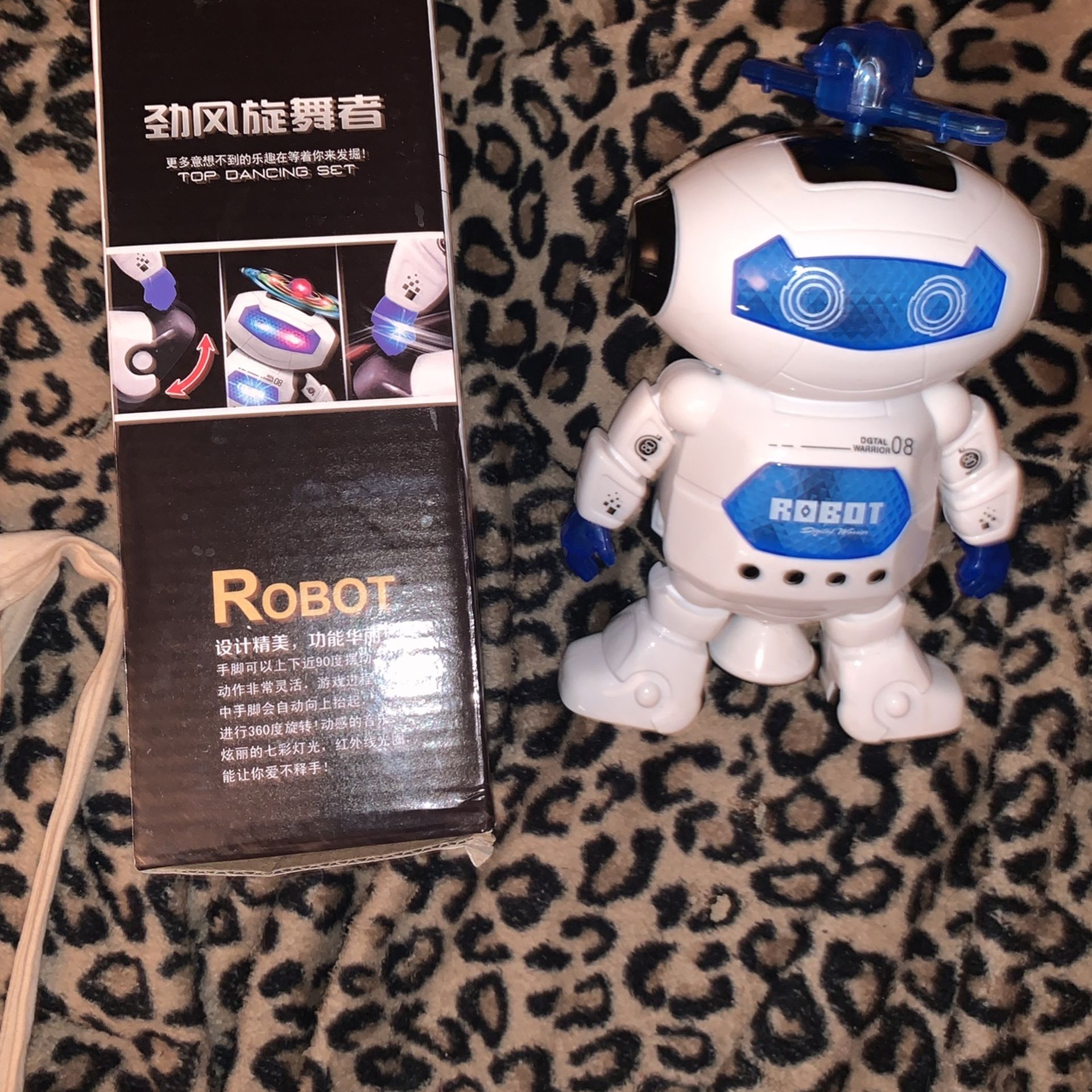 Robot Digital Warrior 08 Top Dancing Set