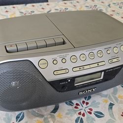 Portable Sony CD/Cassette/Radio Boombox