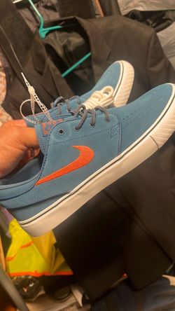 Tenis deportivos Nike para hombre size 6