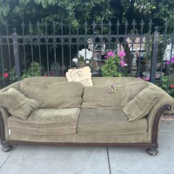 Free Couch 