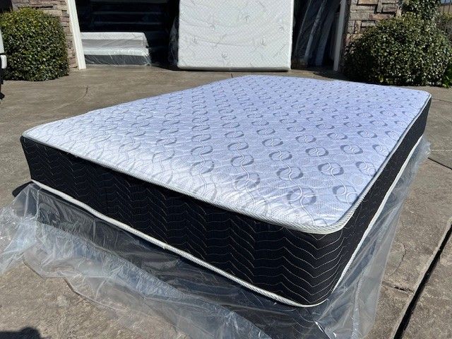 Queen Orthopedic Deluxe Collection Mattress!!