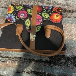 Women’s leather handbag 