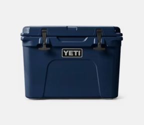 YETI Tundra 35 Hard Cooler - Navy