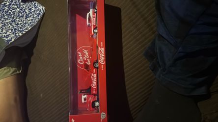 Collectible coca-cola 1958 Chevrolet Spartan and Chevrolet bet air