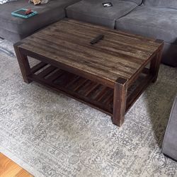 Cocktail Table 