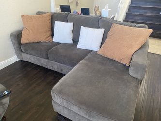 2-piece Reverse Sectional Couch