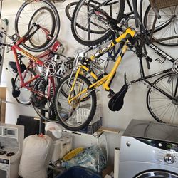 Bicycles For In Very Good Condition, Off Road And Road Bicycles, We Sale Individually Or  By Group If The Price Is Right 