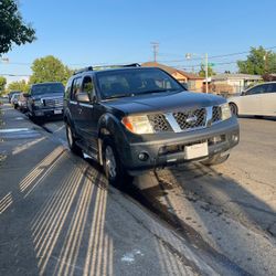 06 Nissan Pathfinder 