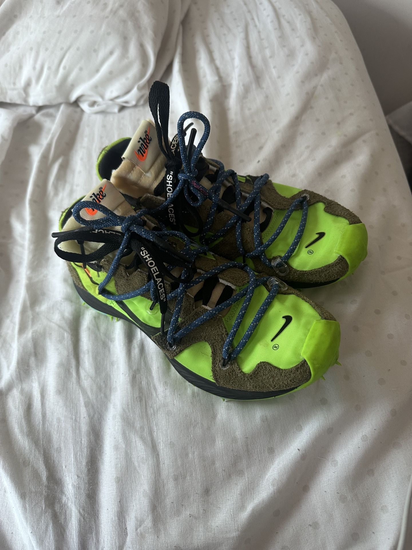 Off-White x Wmns Air Zoom Terra Kiger 5 'Athlete in Progress - Electric Green'