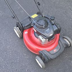Toro Self-propelled Lawnmower Just Serviced 