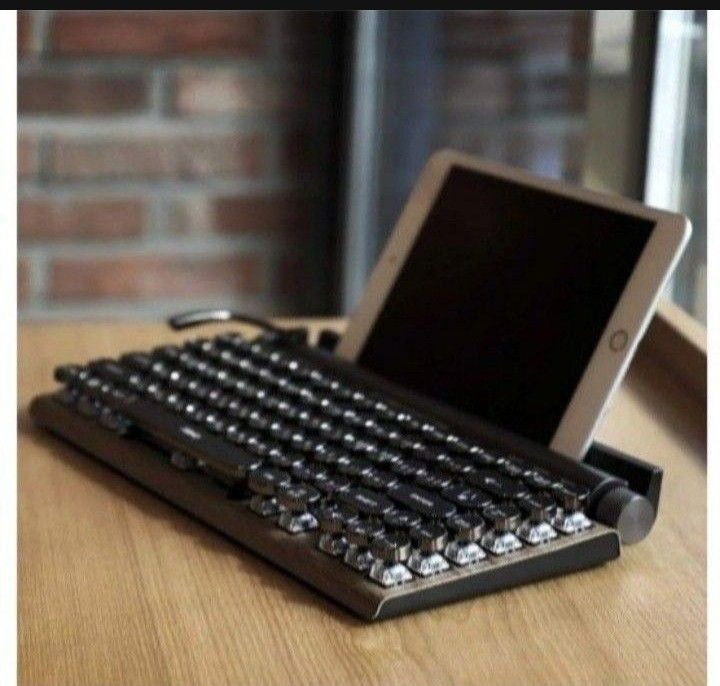 7KEYS Typewriter Keyboard Wireless Retro Style, Vintage Classical Mechanical Keyboard with Bluetooth for IPAD PC/Laptop Mac/Phone (Wood)