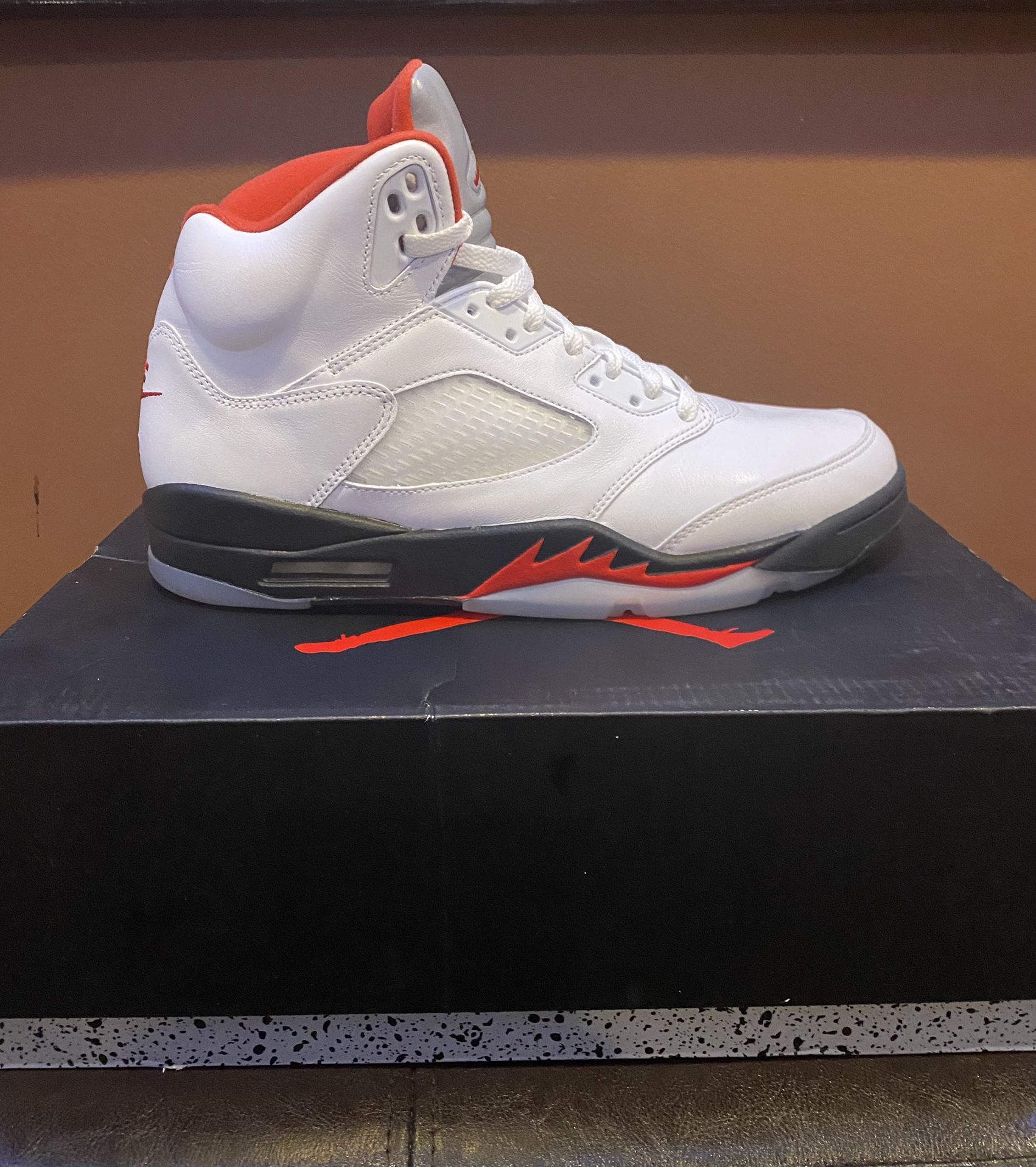 Jordan 5 Retro Fire Red Silver Tongue (2020) size 10.5